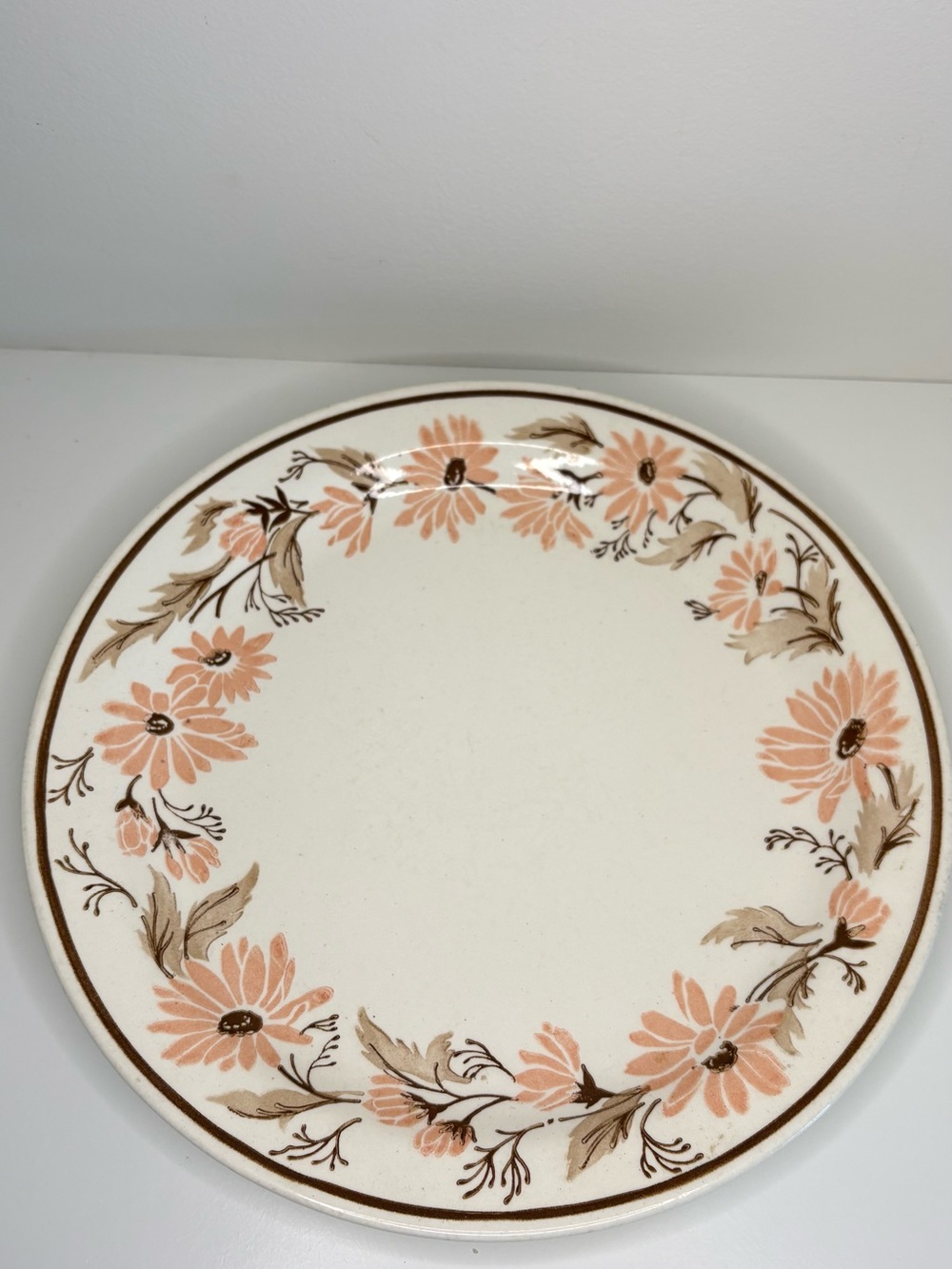 Vintage plate Floral Peach Daisy Ceramic Dinner Plate - Classic Home Dining